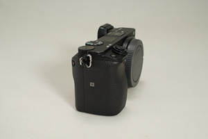 กล้องมือสอง Sony A6400 APS-C Mirrorless ความละเอียด 24.2 ล้านพิกเซล กล้องดิจิตอลถ่ายวิดีโอ 4K - Product Image 2