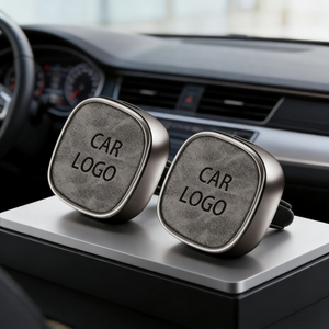 Diffuseur de parfum pour voiture à clipser sur grille <span class=keywords><strong>d</strong></span>'aération, 3 fragrances naturelles, diffuseur de parfum en cuir personnalisable pour l'intérieur de la voiture - Product Image 1