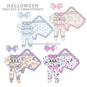 Mono con estampado de calabaza de Bajo MOQ, mono de manga larga con cuello Peter Pan, detalles de lazo y bordado, mameluco personalizado de Halloween para niña - Product Image 1