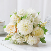 Tiges de pivoines artificielles réalistes - Composition florale en soie à 7 têtes pour arche de mariage, centres de table et décoration intérieure (MOQ en gros)