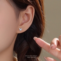 Boucles d'oreilles clous papillon bleu en argent sterling E4485-S925, style forêt, simples, polyvalentes, fraîches et délicates, vente en gros