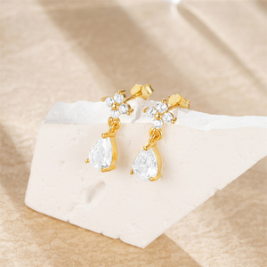 Pendientes de Plata 925 con Diseño de Estrella y Luna, con Zirconia en Forma de Gota de Agua, para Uso Diario - Product Image 4