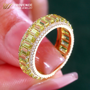 Anillo de Eternidad Completo Personalizado con Zafiro Amarillo de Laboratorio con Corte Baguette y Banda Pavé de Oro Real de 18k, un Regalo para mi Novio - Product Image 1