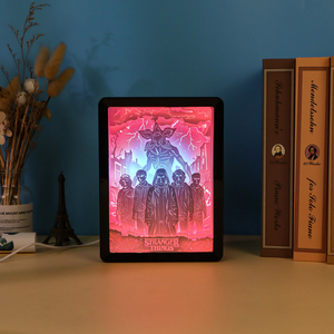 Veilleuse Stranger Things en boîte à ombres avec photo gravée, cadre ABS, veilleuse LED 3D personnalisée, lampe <span class=keywords><strong>de</strong></span> bureau pour <span class=keywords><strong>la</strong></span> décoration intérieure, cadeau <span class=keywords><strong>de</strong></span> luxe - Product Image 3