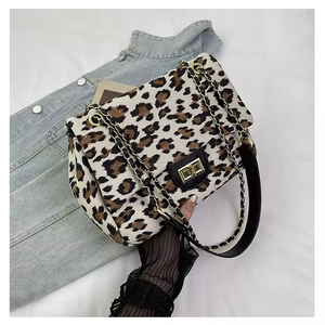 Sacs fourre-tout pour femmes tendance, imprimé léopard rétro, en peluche douce, sac à bandoulière, design automne-hiver, sacs à main pour femmes - Product Image 4