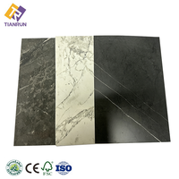 Matériaux de construction : Plaque HPL décorative effet bois et marbre, imperméable et ignifuge pour applications mobilier et cuisine