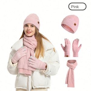 Nouvel ensemble hiver 3 pièces pour femme : bonnet tricoté, écharpe polaire épaisse et gants de protection auditive - Product Image 6