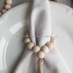 Los servilleteros adornados con cristales aportan brillo a la decoración de la Mesa, perfectos para fiestas, bodas y cenas de celebración. - Product Image 1