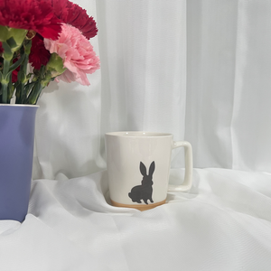 แก้วพอร์ซเลนสีขาวดีไซน์ใหม่ระดับมืออาชีพ ของขวัญทางธุรกิจ ลายกระต่ายน่ารัก เคลือบสีเงา คุณภาพพรีเมียม ปรับแต่งได้ - Product Image 3