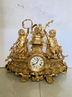 Horloge mécanique à mouvement sonore, imitation antique, en laiton doré français, avec figurines de chérubins