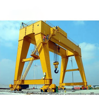 Grue portique industrielle à double poutre avec une capacité de charge de 40 tonnes, conçue pour le levage d'équipements et la manutention de marchandises en extérieur
