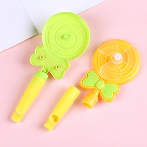 Jouet moulin à vent en plastique en forme de sucette, petits moulins à vent colorés en plastique pour enfants, cadeaux promotionnels avec sifflet - Product Image 4