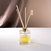 Bouteilles diffuseurs à roseaux en verre transparent carrées de qualité supérieure, 100 ml et 200 ml, vides, pour emballage d'aromathérapie.