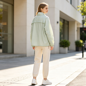Veste anorak légère pour femme, à demi-zip, coupe-vent, pliable, avec perles, idéale pour la randonnée printanière et les pique-niques - Product Image 3