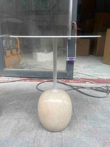 Table basse en marbre au design moderne avec pieds en fer revêtus de poudre dorée, table d'appoint tendance, table à manger avec plateau en marbre - Product Image 4