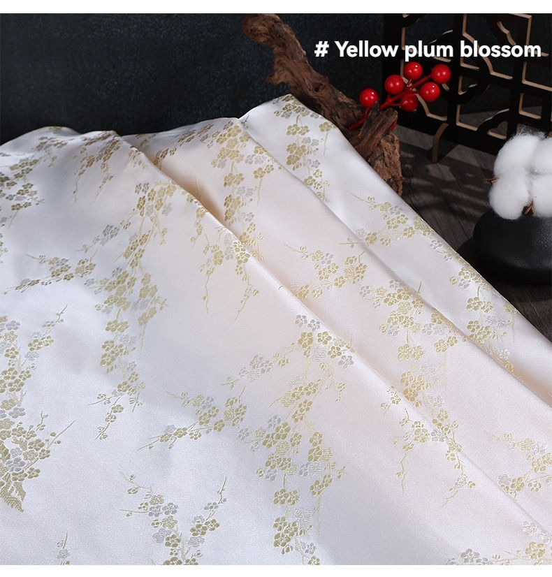 # ดอกพลัมสีเหลือง