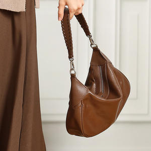 Sac à bandoulière de luxe en cuir véritable pour femme, grand sac fourre-tout pour les trajets quotidiens, sac cosmétique de luxe à bandoulière pour femme - Product Image 3