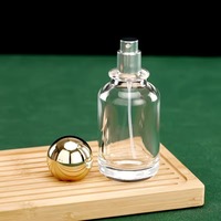 Flacon pulvérisateur en verre vide, support d'étiquette adhésive personnalisée pour les créateurs indépendants de parfums faits à la main en petites séries
