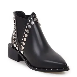 Grosir chelsea kancing semata kaki-Cheap Wholesale Studded Shoes Pointed Toe Black Ankle Boots Ladies Winter Boots Women Shoes Chelsea Boots with Heel
