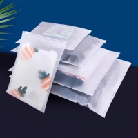 En Stock emballage mat de différentes tailles pour pyjamas drap de lit manteau vêtements sac à fermeture éclair en plastique transparent sac à fermeture éclair