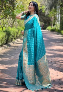 Sarees en soie de qualité supérieure Banarasi Katan pour les femmes fête et festival porter saree indien et pakistanais disponible à la quantité en vrac - Product Image 4