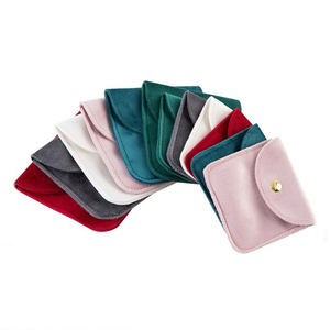 Bolsa de Terciopelo Suave de Alta Calidad para Joyería, Bolsa de Maquillaje Pequeña Personalizada con Logotipo - Product Image 1