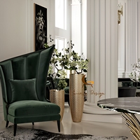 Fauteuil d'appoint de luxe en velours à dossier haut, design moderne, structure métallique haute résistance, couleur personnalisable, chaise confortable pour salon