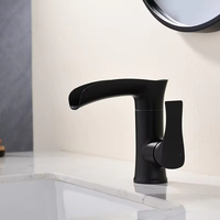 Fournisseur professionnel en laiton cascade à levier unique robinets de lavabo eau chaude et froide robinet de salle de bain d'hôtel