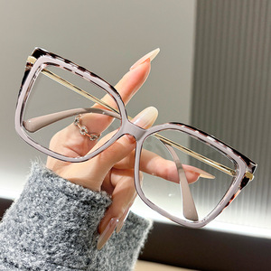 Montatura per <span class=keywords><strong>Occhiali</strong></span> da <span class=keywords><strong>Donna</strong></span> Quadrata Anti-<span class=keywords><strong>Luce</strong></span> <span class=keywords><strong>Blu</strong></span>, Stile Ins Net Red con Montatura Identica - Product Image 4