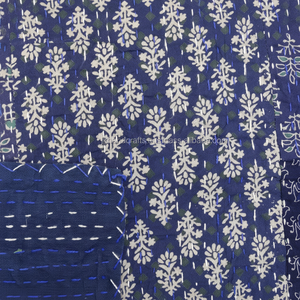 Edredón de retazos con estampado de bloque de mano, manta azul de tamaño Queen y Kantha, venta al por mayor - Product Image 1