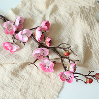 Vente en gros directe de fleurs de prunier vintage personnalisées Branches décoratives tissu de couleur pour la décoration de mariage