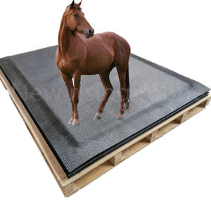 <span class=keywords><strong>Matelas</strong></span> en caoutchouc imperméable en parfait état <span class=keywords><strong>pour</strong></span> l'écurie des chevaux, lit en mousse <span class=keywords><strong>de</strong></span> caoutchouc <span class=keywords><strong>pour</strong></span> l'écurie des chevaux - Product Image 1