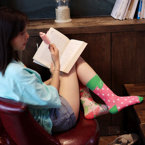 ดีไซน์ใหม่ ผ้าฝ้ายผสม ระบายอากาศได้ดี แฟชั่นลายเป็ดเหลืองตลกๆ แบบไม่สมมาตร สำหรับผู้หญิง ลายสัตว์ถักนิตติ้ง - Product Image 5