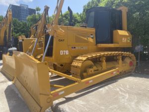Lot De 2 Anciens Bulldozer Japonais Des Années 60-70 - Fonctionnent