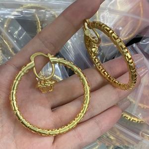 Boucles d'Oreilles Médusa Personnalisées en Plaqué Or 18K Étanche et Inoxydable, Bijoux Diamant Grecques Médusa pour Femme - Product Image 2