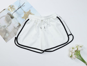 Personnalisé Log Booty Shorts femmes course à pied sport Sexy décontracté Slim Fit été Yoga pantalons courts femmes Shorts d'entraînement - Product Image 3