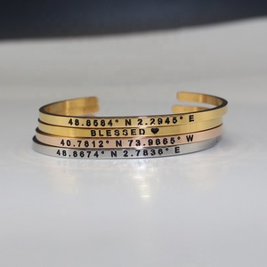 <span class=keywords><strong>Bracelet</strong></span> Usine Place Gravé Coordonnées Réversible Emplacement Longitude Latitude <span class=keywords><strong>Bracelet</strong></span> Double Deux Côtés <span class=keywords><strong>Gravure</strong></span> Manchette - Product Image 5