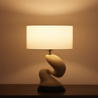 Lampe de chevet créative en bois avec abat-jour en tissu en forme de S pour salon, hôtel, chambre à coucher, lampe de table décorative moderne