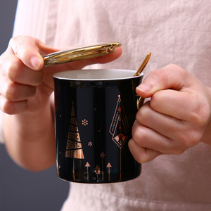 Venta al por Mayor SANMA 2020, <span class=keywords><strong>Taza</strong></span> <span class=keywords><strong>de</strong></span> Porcelana Europea <span class=keywords><strong>de</strong></span> 280 ml, Estilo Navideño, <span class=keywords><strong>Diseño</strong></span> Personalizable, en Caja <span class=keywords><strong>de</strong></span> Regalo - Product Image 4