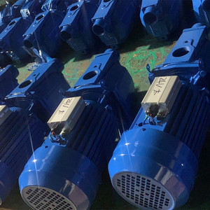 Bomba de Agua Sumergible Solar de 24V CC sin Escobillas para Uso Doméstico - Product Image 3