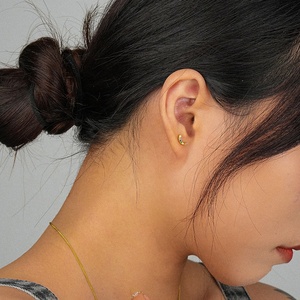 <span class=keywords><strong>Orecchini</strong></span> di Lusso alla Moda in Argento Puro S925 con Design Curvo e Zirconi, Gioielli Romantici di Alta Gamma - Product Image 6