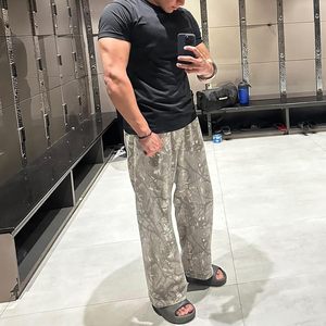 Pantalones Deportivos Holgados Personalizados para Hombre, Impresión por Sublimación, Transpirables, con Bolsillos, para Entrenamiento, Ropa Deportiva Urbana - Product Image 3