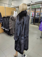 Luxus-Nerz pelzmantel für Damen in voller Länge in natürlicher Farbe Warme Winter oberbekleidung mit lässigem Revers-Design und Polyester futter