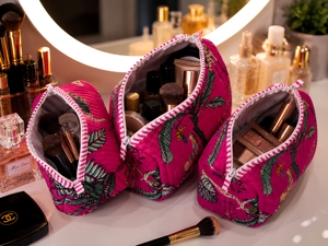 Trousse de Maquillage Matelassée en Coton Floral Écologique, Pliable et Portable, avec Doublure en Maille, 10 Pouces, Fermeture Éclair, Style Bohème - Product Image 1
