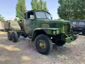 Véhicule Dongfeng 6X6, capable d'installer des camions à citernes d'eau et des véhicules de ravitaillement, avec de fortes capacités tout-terrain - Product Image 2