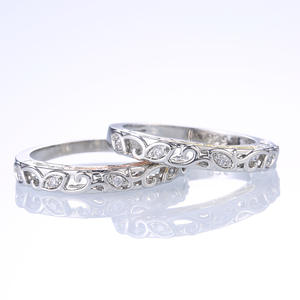 Anello di Fidanzamento F264 in Argento per Donna con Diamanti Naturali Taglio Brillante Rotondo Colore G e Pietre Laterali - Product Image 5