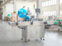 Étiqueteuse industrielle LWT pour sacs plats, destinée aux emballages BIB et de pochettes souples dans l'industrie de la viande de crabe en morceaux jumbo, avec moteur servo