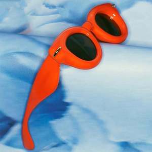 Vente en gros de lunettes de soleil rondes à monture large pour hommes et femmes, mode 2025, UV400, style Y2k, lunettes de soleil œil de chat pour femmes - Product Image 4