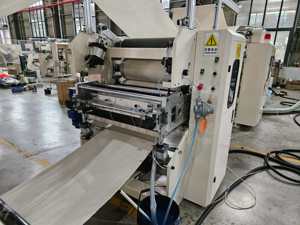 Machine automatique de fabrication de papier de cuisine à pliage en V de 4L avec laminage par colle, <span class=keywords><strong>prix</strong></span> usine, personnalisable, certifiée CE - Product Image 5