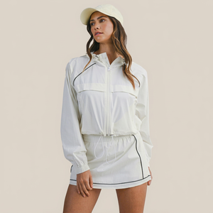 Ensemble veste coupe-vent légère à capuche et short pour femme, vêtements de sport décontractés pour l'extérieur, ensemble de vêtements de sport 2 pièces pour femmes - Product Image 1